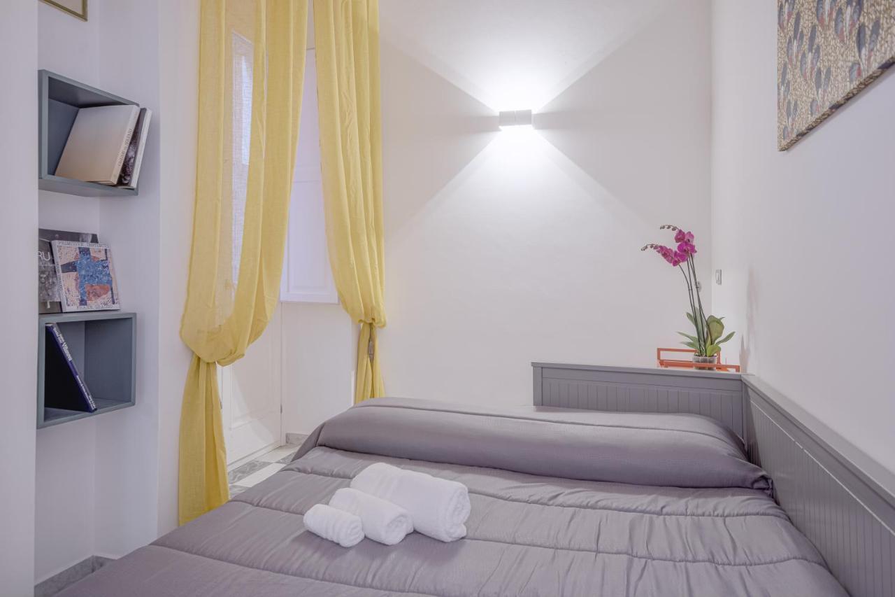 Right House - Characteristic Marina District * Cagliari