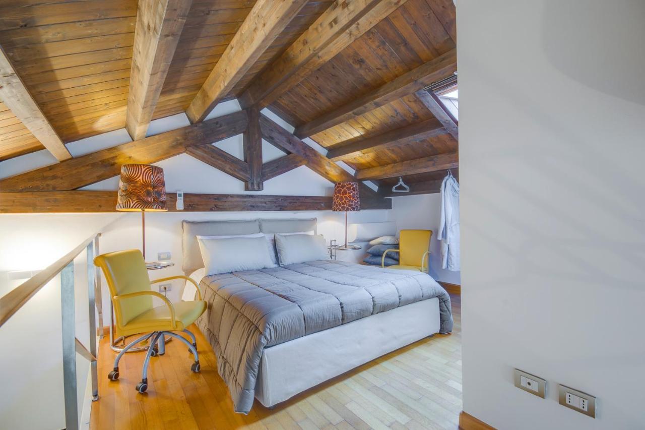 Right House - Characteristic Marina District Apartment Cagliari