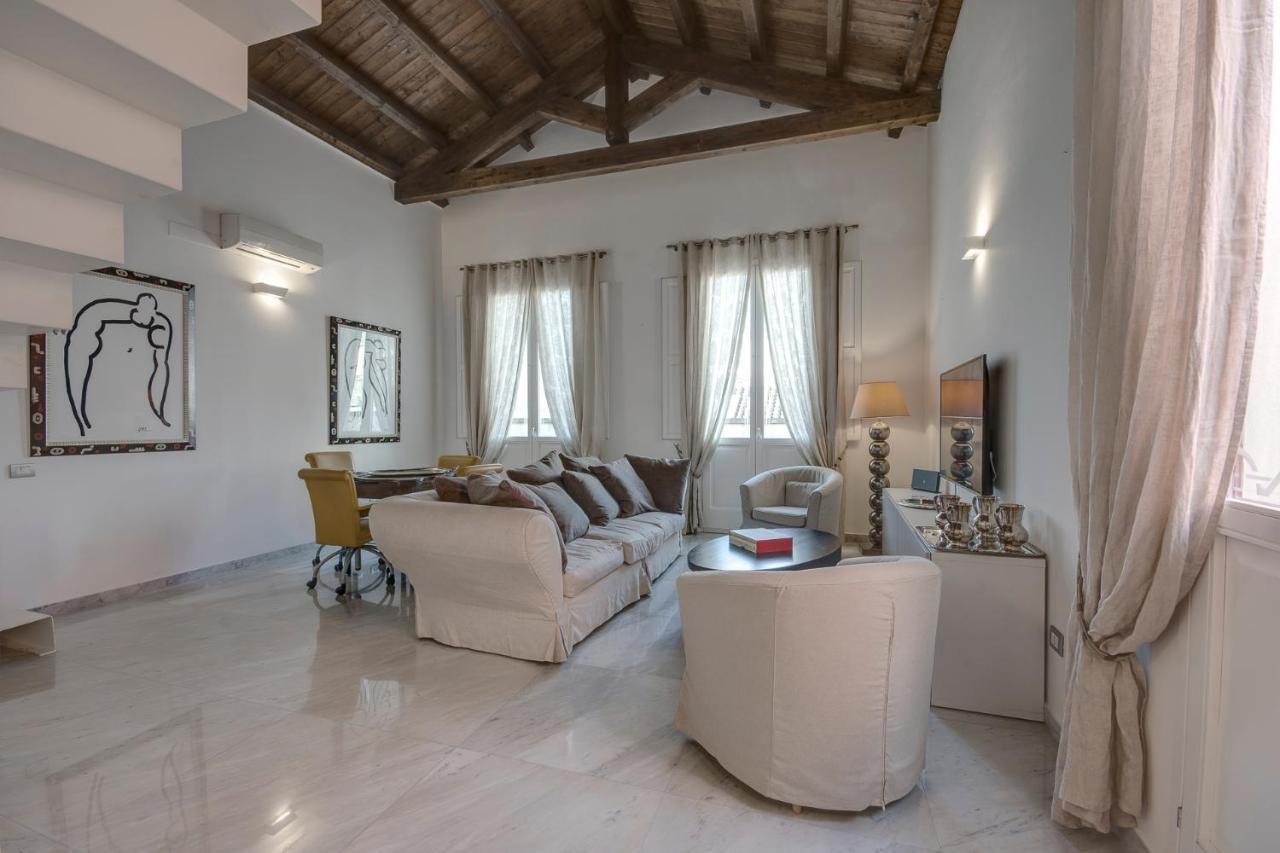 Right House - Characteristic Marina District * Cagliari
