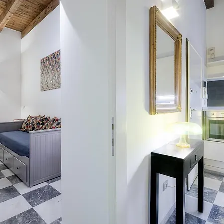 Right House - Characteristic Marina District Apartment Cagliari Exterior photo