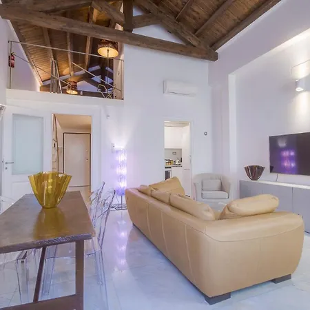 Right House - Characteristic Marina District Apartment Cagliari Exterior photo